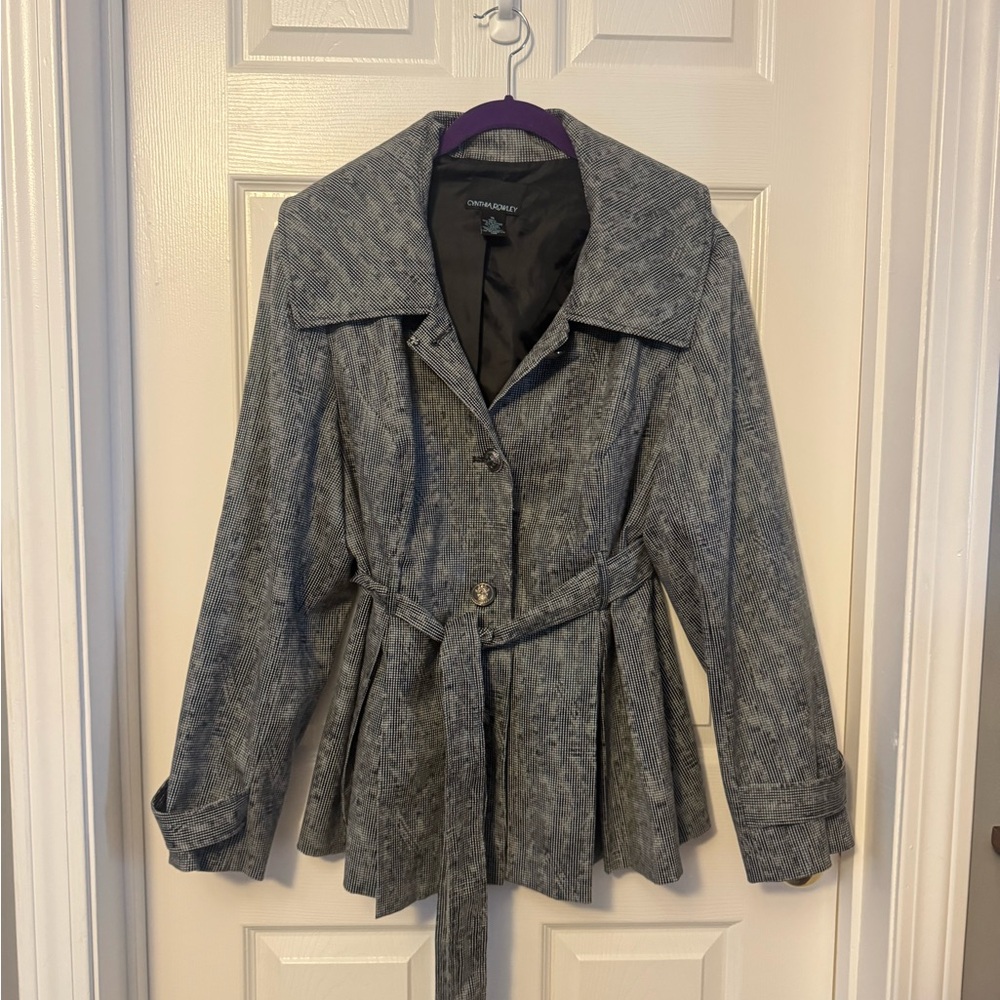 Houndstooth Trench - image 1